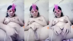 Mengintip Munakitty Mengocok Memek Sambil Mengaduh Langsung