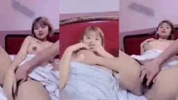 Remas Payudara Adik Rambut Pirang Saat Bercinta