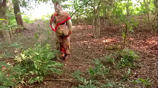 Nafsu Natal Liar Di Hutan Dengan Desi Radhika