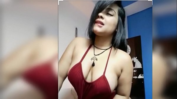 Neha Menggoda Kakak Tirinya Sampai Tak Kuasa Menolak Godaan Ranumnya (cerita Panas Hindi)