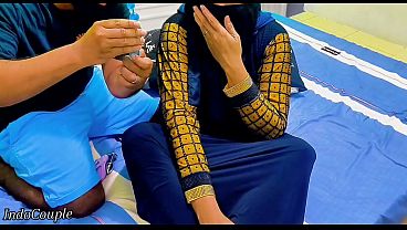 Adik Tiri Berhijab Nekad Buka Celana, Kakak Malah Salah Lubang Masang Mainan Seks Ke Pantat