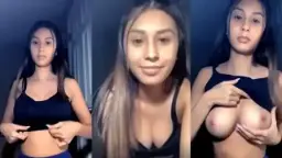 Gadis Remaja Montok Payudara Bulat Mulus Menggoda