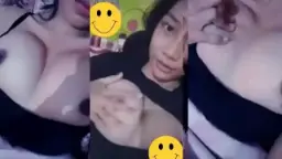 Putri Vcs Remas Tetek Sambil Ngos-ngosan.