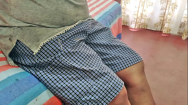 Mau Main Dengan Pantat Montok Ibu Tirimu Yang Menggoda?