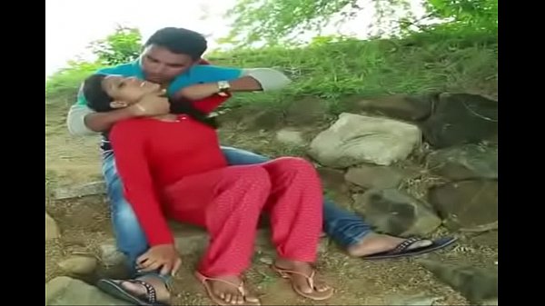Desi Dicium Kasar Dan Payudaranya Diremas Dengan Ganas