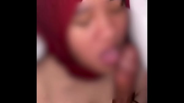 Video Panas Indonesia, Adegan Bercinta Dengan Miss V Sempit, Penis Besar Dan Jilbab Merah Menggoda.