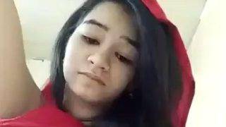 Paki Cantik Telanjang Sambil Jari-jari Mainin Lubangnya
