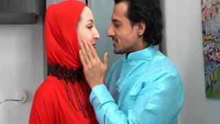 Pasangan Selingkuh Ngehajar Si Jalir Hijab Di Depan Suaminya