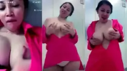 Tante Bunga Buka Bra, Remas-remas Tetek Sambil Ngos-ngosan.