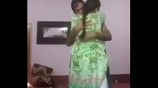Pasangan Desi Lagi Seru-seruan Di Ranjang, Bikin Basah Keringet.