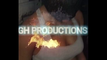 Ngentotin Memek Manis Adik Tiri Sialan Sambil Temennya Nonton