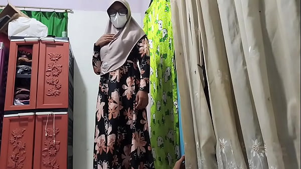 Bu Guru Lihat Murid Lagi Coli, Langsung Diajak Ngentot.