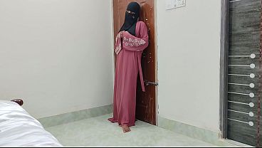 Malu-malu Tapi Pengen Banget, Hijabi India Pertama Kali Digenjot Keras