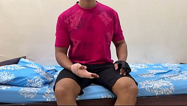 Ibu Tiri Bantu Anak Tiri Yang Luka Buat Mandi, Malah Godain Dia. Akhirnya Berujung Ngewe, Ngehisap Kontolnya Dulu, Baru Digenjot Keras.