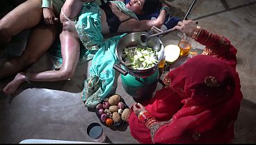 Ibu Tiri Dapur Xxx, Dapur India, Ibu Tiri Desi Dalam Bahasa Hindi, Ibu Tiri Desi Yang Menggoda Di Dapur, Siap Memuaskan Nafsu.