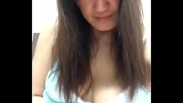 Cewek Asia Murahan Christy Jariin Memek Basah Kena Sange