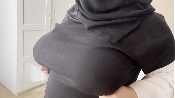 Teman Punya Bini Arab, Nunjukin Teteknya Yang Montok.