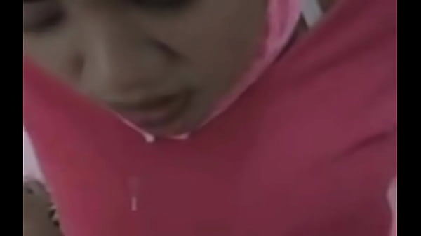 Hijab Digebukin Sambil Nahan Desah