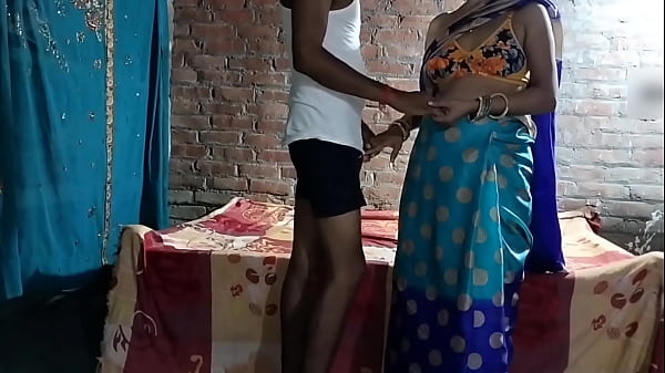 भाभी ने देवर के साथ मस्ती में खूब गर्म सेक्स किया