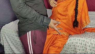 Dever Ne Desi Bhabhi Ki Chut Ki Pyaas Bujhai, Garmi Ki Raat Mein Jab Dono Mile Nange.