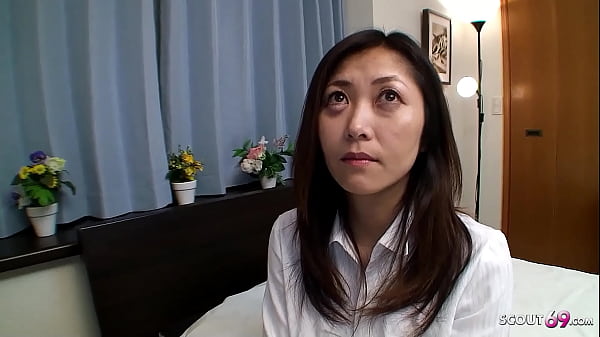 Ibu Tiri Jepang Yang Sudah Matang Menggoda Untuk Ngewe Dan Creampie Di Film Jav Tanpa Sensor.
