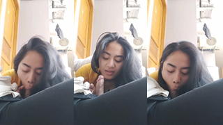 Dinda Pamer Skill Ngewe Depan Kosan, Bikin Ngaceng Viral