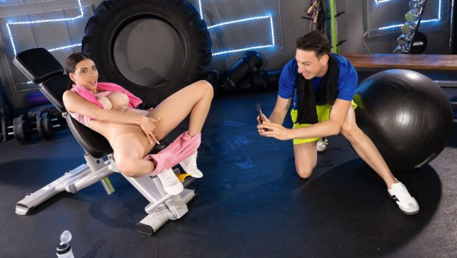 Gym Basah, Badan Keringetan, Mulus Basah Kena Keringet Biar Makin Hot