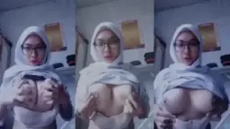 Jilbab Putih Numpang Di Dada Gede Nurul Maisarah Bikin Liur Netes