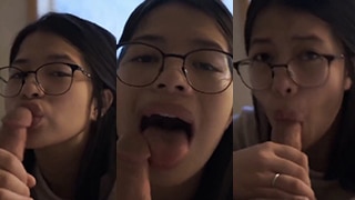 Sepongan Cewek Abg Cantik Berkacamata, Bikin Anget Di Dalem.