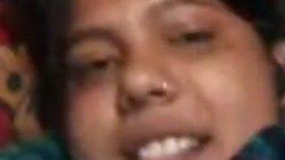 Telanjang Bulat, Tante Desa Main Sendiri