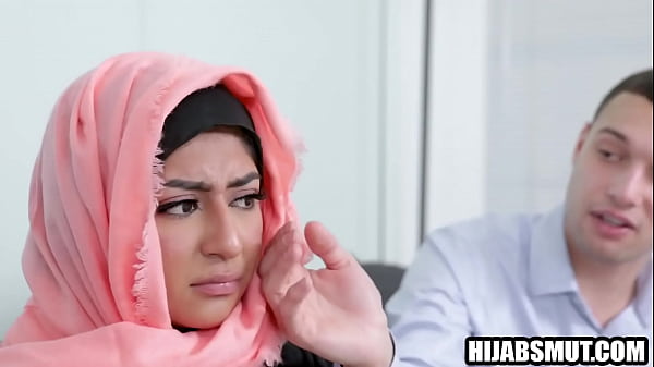 Gadis Muslim Terpaksa Ngentot Sama Bule Amerika, Nggak Ada Pilihan Lain