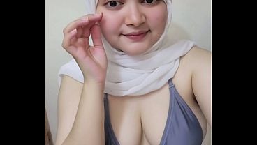 Hari-hari Awal Goyang Twerk Pake Hijab, Bikin Makin Panas Dan Nakal