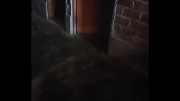 Ibu Muda Single Ngasih Gue Masuk Rumahnya Gegara Duit, Badannya Basah Keringetan Pas Buka Pintu.