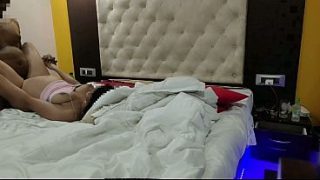 Riya Naik Penis Besar, Ngewe Keras Sambil Ngomong Hindi