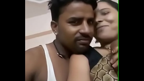 Tekan-tekan Tante Desi, Toket Gede Montok Bikin Ngilu