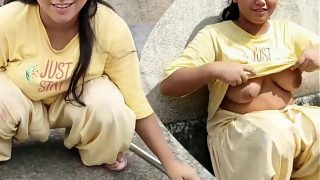Janda Muda Montok Lagi Main Di Atap, Rombengan Panas Sama Suami Orang, Video Sex Desa Ala Indo Bikin Makin Greget.