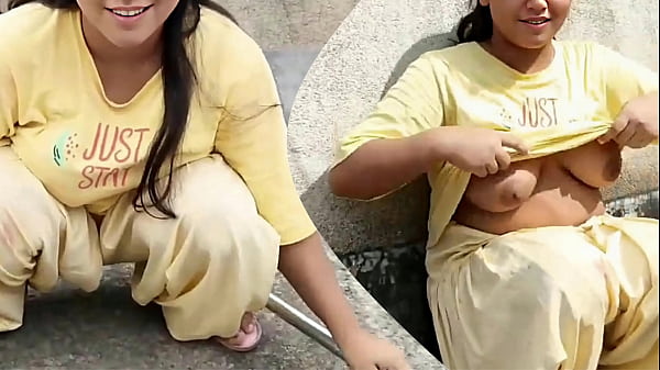 Janda Muda Montok Lagi Main Di Atap, Rombengan Panas Sama Suami Orang, Video Sex Desa Ala Indo Bikin Makin Greget.