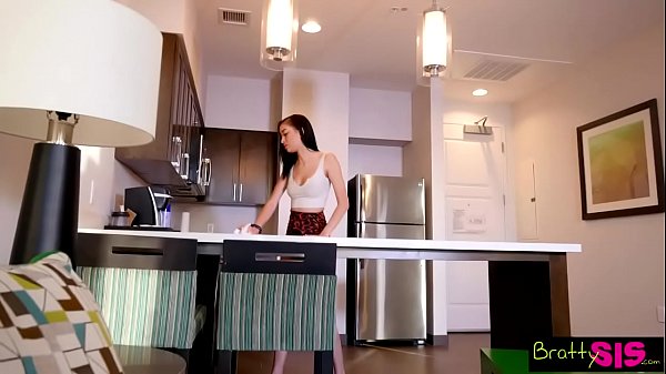 Si Cantik Manja Kena Colok, Kakak Tiri Ngegas Minta Lagi S9:e4
