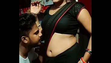 Desi Bhabhi Saree Navel Sex Panas, Bikin Ngilu