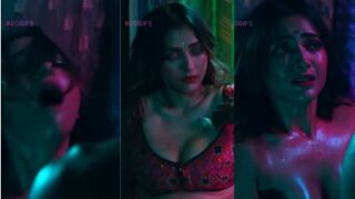 Pria Perkosa Aktris India Telanjang Di Web Series Panas.