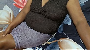 Ibu Tiri Asia Yang Horny Lagi Liburan, Siap Dimanjain Di Pantai.