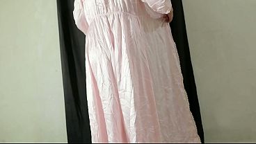 Bokep Indo Nyobain Dress Baru, Pantat Gede Montok Bikin Makin Menggoda Pengen Digetok.