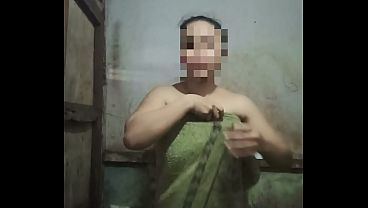 Pengen Mandi Sambil Ngentot Bareng Kamu, Basah-basahan Sekalian Crot Di Dalem.