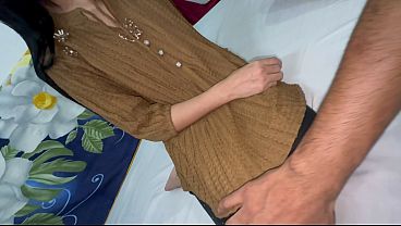 Aku Bawa Cewekku Vishali Ke Hotel, Langsung Ku Crot-in Memek Perdananya.