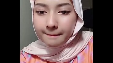 Nonton Live Jilbab Basah Kena Goyang, Bikin Makin Greget!