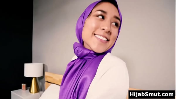 Gadis Arab Berhijab Digebukin Tanpa Izin Ortu